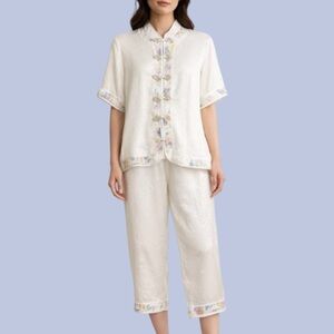 Traditional Chinese 100% Silk 2-Piece Pajama Set Floral Frog Closure